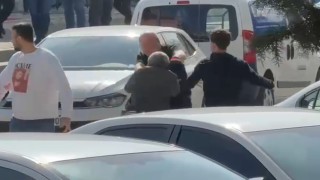 Boluda sokak ortasında yumruklar havada uçuştu
