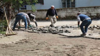 Bozdoğanda kilitli parke taş döşeme çalışmaları hız kesmeden devam ediyor