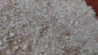 Bozkırda dolu yağışı tarım arazilerine zarar verdi