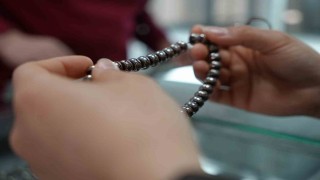 Brezilyada yetişen meyveden Erzincanda tespih yapılıyor