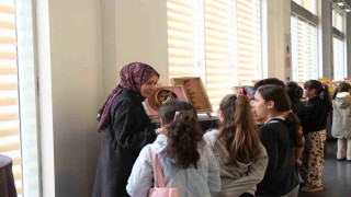 Bu sergide Türkçenin zenginlikleri anlatılıyor