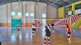 Bulanıkta voleybol antrenmanlarına yoğun ilgi