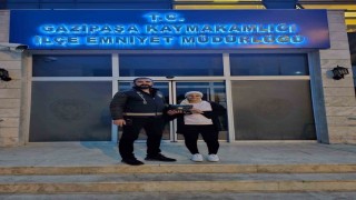 Buluntu çanta kameralarla tespit edilen sahibine ulaştırıldı
