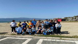 Burhaniyede Hacı Mustafa Müdüroğlu Ortaokulundan plaj temizliği
