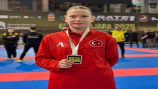 Bursa Büyükşehir Belediyespor Nisanur Çakırdan gümüş madalya