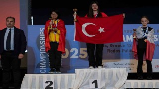 Bursa Büyükşehir Belediyesporlu Arya Aydoğan, Dünya Şampiyonu