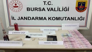 Bursada jandarma uyuşturucu imal eden şüphelileri suçüstü yakaladı