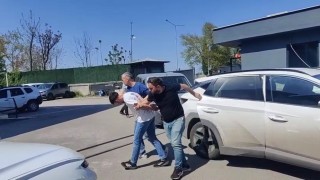 Bursada kuyumcu soymak için silah çekip ateş açan şüpheli ve arkadaşları yakalandı
