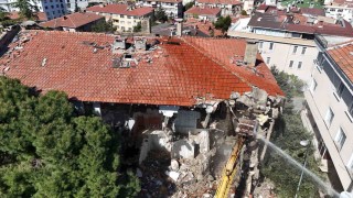 Büyükçekmecede depremde yıkılma riski taşıyan 35 daire yıkıldı