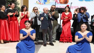 Büyükçekmecenin kalbi Dünya Sanat Gününde sanatla attı