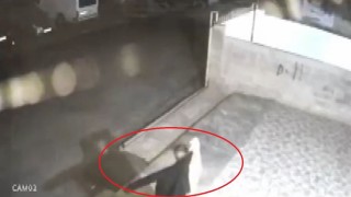Çaldığı motosikletle turlayan hırsız, balkonda asılı ceketi giyerek kayıplara karıştı