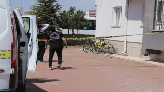 Cam silerken 4üncü kattan düşerek ağır yaralanan kadın hayatını kaybetti