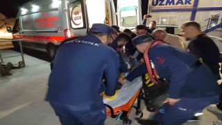 Çanakkalede göğüs kafesi kemiği kırığı tanısı konulan hasta Sahil Güvenlik ekiplerince tahliye edildi