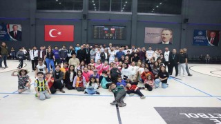 Çayırova Belediyesi, yarı final için sahaya çıkıyor