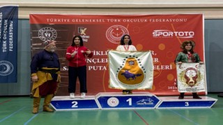 Ceren Arslan Geleneksel Türk okçuluğunda gururumuz oldu