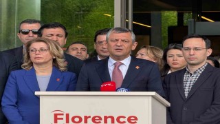 CHP Genel Başkanı Özel, Sırrı Süreyya Önderi hastanede ziyaret etti