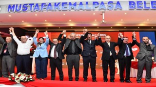 CHP Mustafakemalpaşa İlçe Kongeresinde Gökhan Demir güven tazeledi