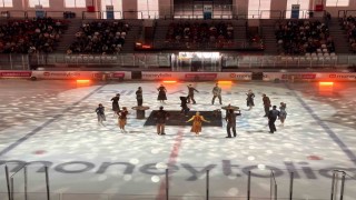 Cinderella on Ice gösterisinin ilki, Zeytinburnu Buz Adasında seyirciyle buluştu