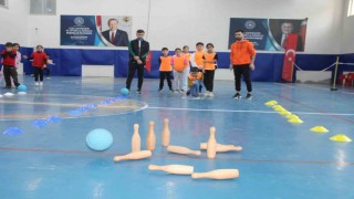 Cizrede ilkokul öğrencileri fiziksel etkinliklerde buluşuyor