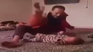 Çocuğuna acımasızca ve defalarca şiddet uygulayan cani baba tutuklandı