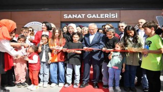 Çocukların sanatla buluştuğu sergi açıldı