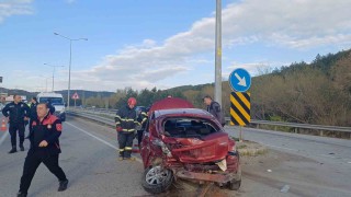 Çorum'da iki otomobil çarpıştı: 3 yaralı