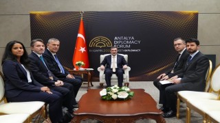 Cumhurbaşkanı Yardımcısı Yılmaz, UNRWA Genel Komiseri Lazzarini ile görüştü