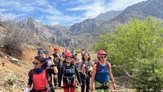 Dağcılar Kemaliyede via ferrata parkuruna tırmandı
