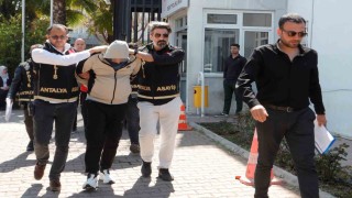 Darp edip evin içine taşıdıkları adam ölü bulundu