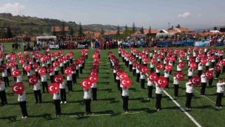 Demirciyi çocuk sesleri şenlendirdi