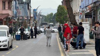 Depreme hamamda yakalandı, sokağa peştamalla çıktı