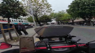 Depreme motosiklet üzerinde yakalandı: Panik anlarını böyle kaydetti