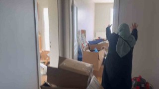 Depreme yeni taşındığı evinde yakalandı, böyle savruldu