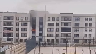 Diyarbakırda bina yangını: 3ü çocuk 5 kişi dumandan etkilendi
