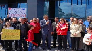 Dünya şampiyonu Esma Nur Karaya memleketinde coşkulu karşılama