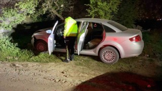 Dur ihtarına uymayıp 15 kilometre kaçtı, kaza yapınca yakalandı