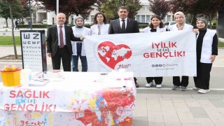 Düzcede sağlıkçılar sokağa indi