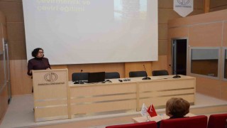 Edebiyat Fakültesinde yapay zekâ, çeviri ve çevirmenlik konuşuldu