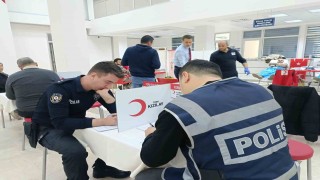 Edirne polisinden kan bağışına destek