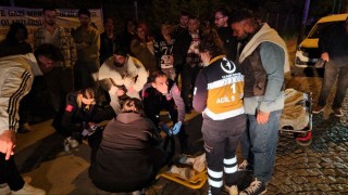Edirnede 2 otomobil çarpıştı, ortalık savaş alanına döndü: 4 yaralı