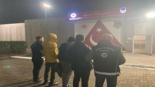 Edremitte göçmen kaçakçılığı operasyonu: 3 tutuklama