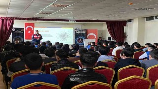 Elazığda jandarma ekiplerinden öğrenci ve öğretmenlere seminer