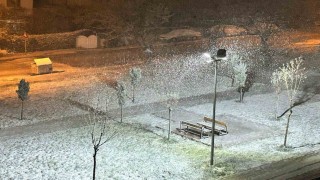 Elazığda nisan ayında kar sürprizi
