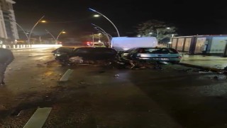 Elazığda ters yöne giren otomobil dehşet saçtı: 4 yaralı