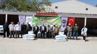 Elazığda üreticilere 2,5 ton gübre dağıtıldı