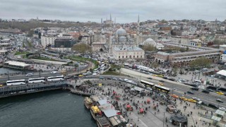 Eminönünde alışveriş yoğunluğu havadan görüntülendi
