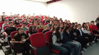 Emirdağ Mithatpaşa Ortaokulunda ‘Meslek Seçiminin Önemi, Geleceğin Meslekleri ve Mesleki Yönelim Test Bataryası konulu seminer