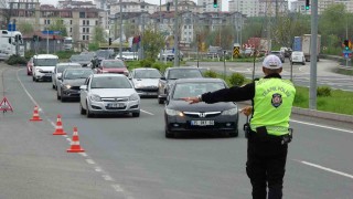 Emniyetten bayram dönüşüne geçen sürücülere bilgilendirme ve uyarı