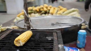Erkenci süt mısır tezgahta: Közde 60, haşlamada 50 TL