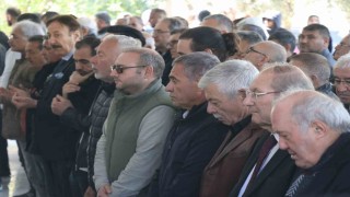 Ersun Yanalın annesi son yolculuğuna uğurlandı